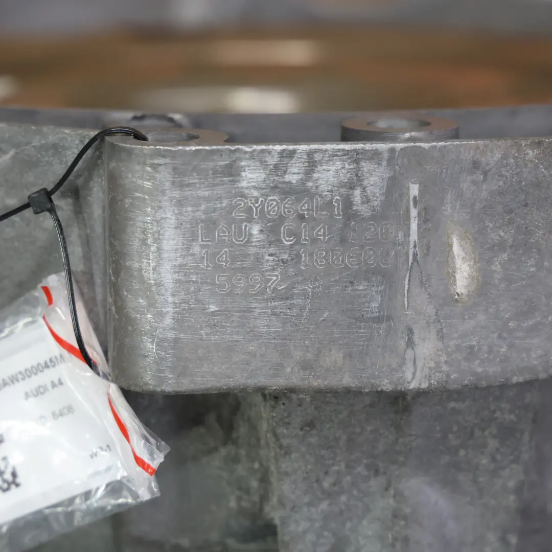 Automatikgetriebe Getriebe LAU GARANTIE für Audi A4 B8 A5 8T 2.7 TDI mit Teilenummer 0AW300045M Audi A4 B8 A5 8T 2.7 TDI Automatikgetriebe Getriebe LAU GARANTIE - SKU 0AW300045M-1 - Teilenummer 0AW300045M