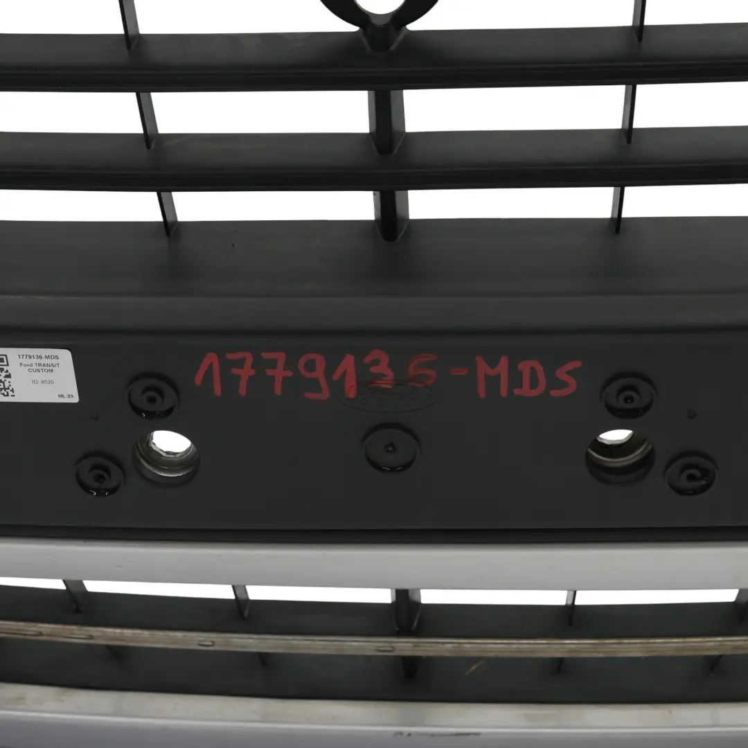 Zderzak Przedni Moondust Silver Srebrny Metalik - ZJ do Ford Transit Custom o numerze 1779136 Ford Transit Custom Zderzak Przedni Moondust Silver Srebrny Metalik - ZJ - SKU 1779136-MDS - Numer Części 1779136