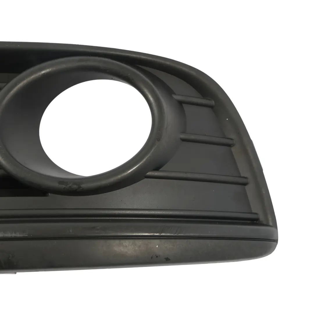 Mk5 Paraurti Anteriore Destro Copertura Fendinebbia per Volkswagen Golf con numero di parte 1K0853666R Volkswagen Golf Mk5 Paraurti Anteriore Destro Copertura Fendinebbia - SKU 1K0853666R - Numero di parte 1K0853666R