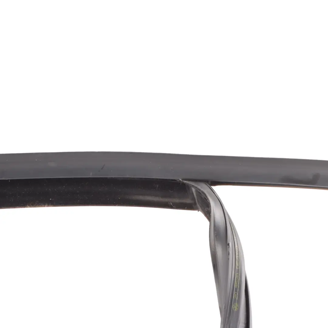 Volkswagen Golf Mk5 1K 5 Door Front Window Rubber Seal Right O/S - SKU 1K4837432E - Part number 1K4837432E