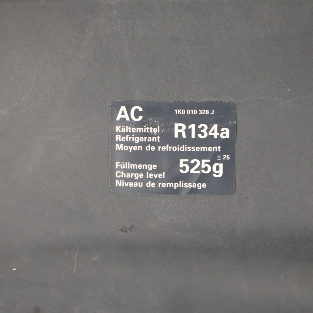 VW Scirocco Mk3 Carénage Avant De Radiateur À Fermeture Automatique - SKU 1K8805588B - Numéro de pièce 1K8805588B