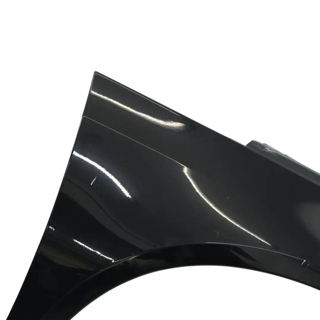 Pannello Laterale Anteriore Destro Parafango Ala Deep Black - C9X per VW Scirocco 3 con numero di parte 1K8821106B VW Scirocco 3 Pannello Laterale Anteriore Destro Parafango Ala Deep Black - C9X - SKU 1K8821106B-DBL1 - Numero di parte 1K8821106B