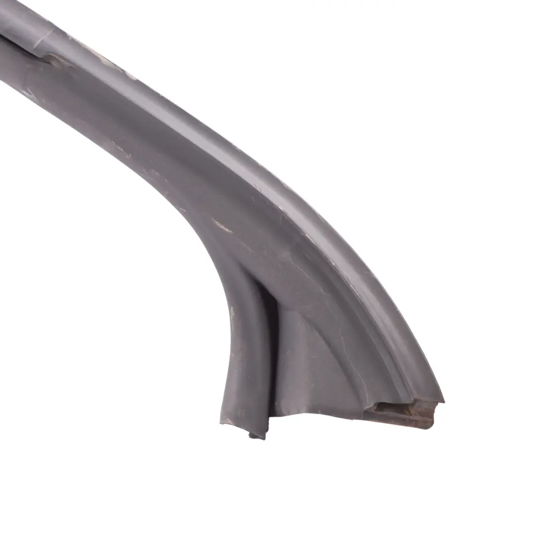 Porta Anteriore Guarnizione Interna Destra per VW Volkswagen Golf Mk7 con numero di parte 1K8867338 VW Volkswagen Golf Mk7 Porta Anteriore Guarnizione Interna Destra - SKU 1K8867338 - Numero di parte 1K8867338