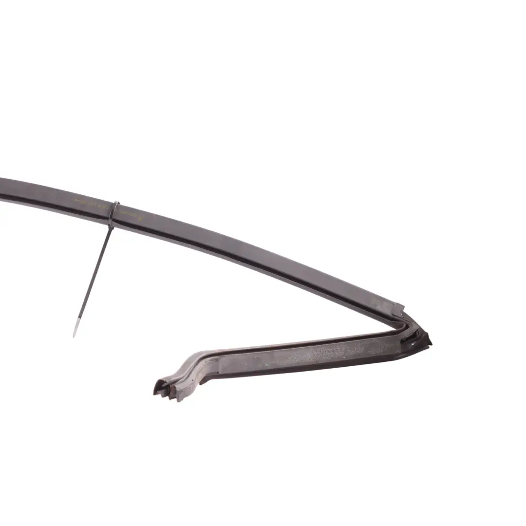 Mk3 Guarnizione Guida Finestrino Anteriore Destra per Volkswagen Scirocco con numero di parte 1K8867338J Volkswagen Scirocco Mk3 Guarnizione Guida Finestrino Anteriore Destra - SKU 1K8867338J - Numero di parte 1K8867338J