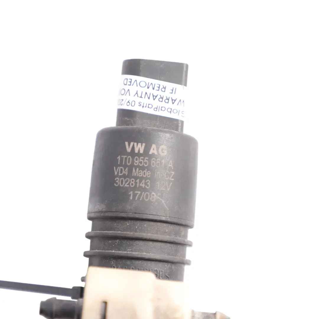 Audi A4 B8 Pompa Pompka Płynu Spryskiwacza Szyby Przód - SKU 1T0955651A - Numer Części 1T0955651A