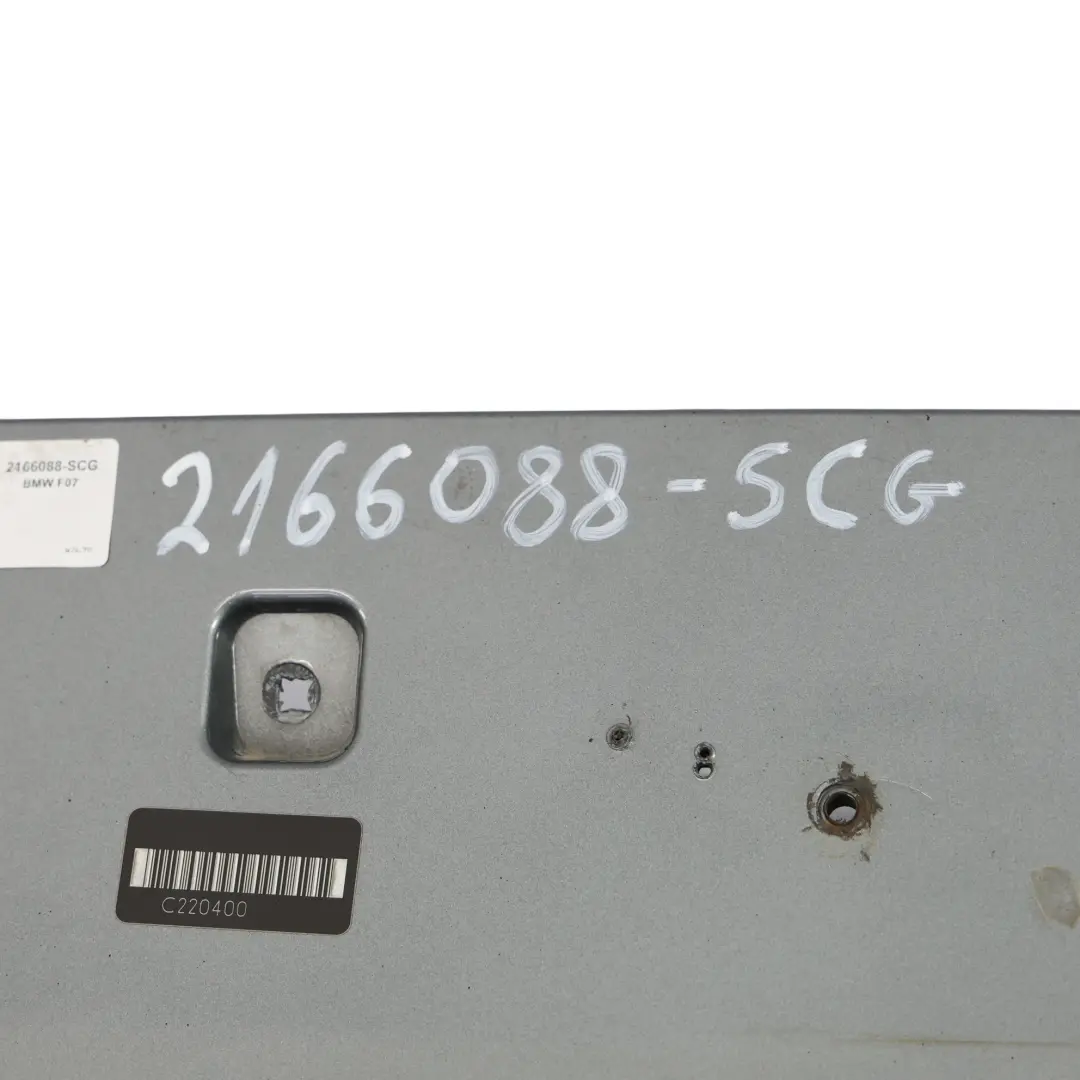 Coperchio Bagagliaio Portellone Posteriore Pannello Spacegrau - A52 per BMW F07 con numero di parte 2166088 BMW F07 Coperchio Bagagliaio Portellone Posteriore Pannello Spacegrau - A52 - SKU 2166088-SCG - Numero di parte 2166088