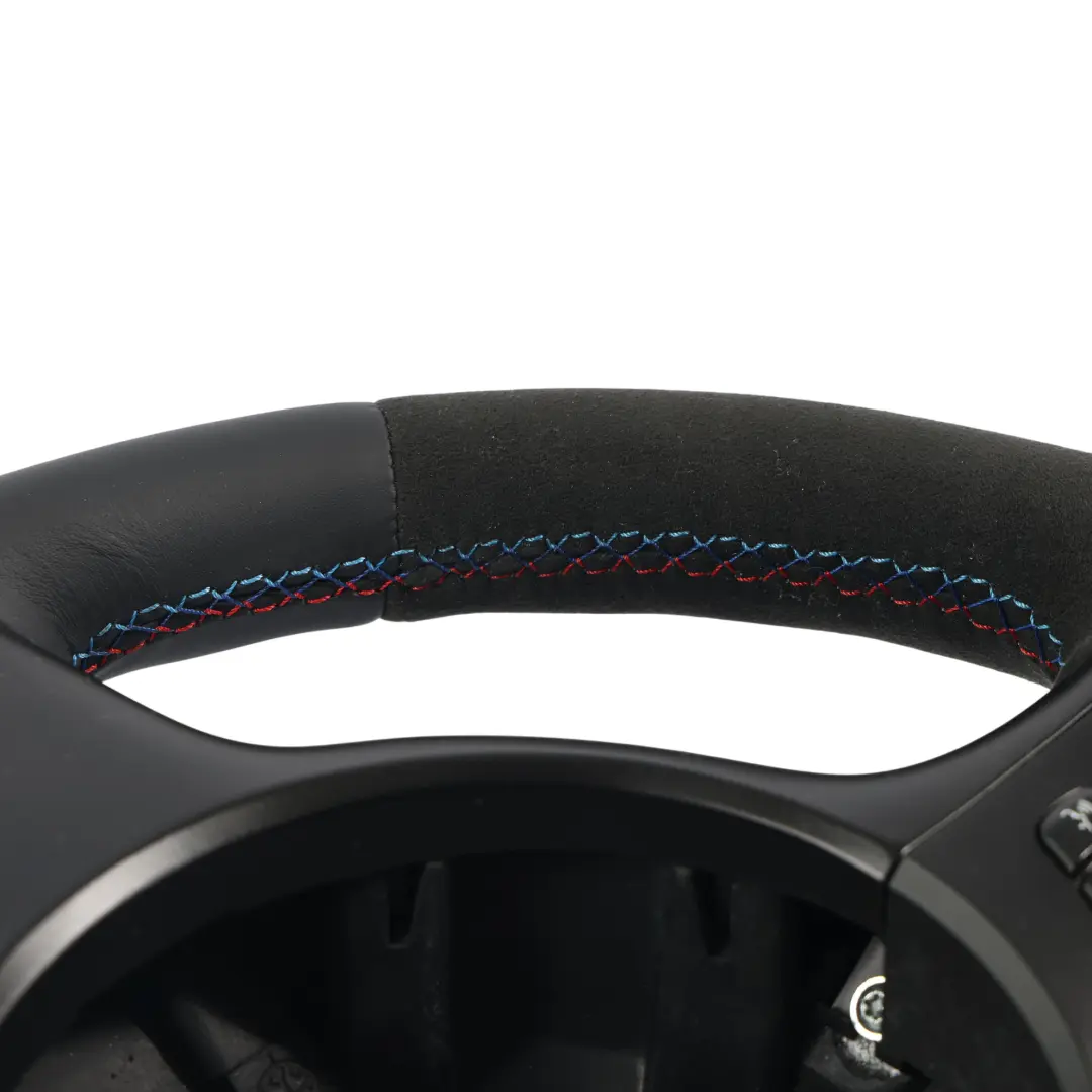 Kierownica Sportowa NOWA Czarna Skóra Alcantara do BMW E46 M3 E39 M5 o numerze 2282020 BMW E46 M3 E39 M5 Kierownica Sportowa NOWA Czarna Skóra Alcantara - SKU 2282020-1 - Numer Części 2282020