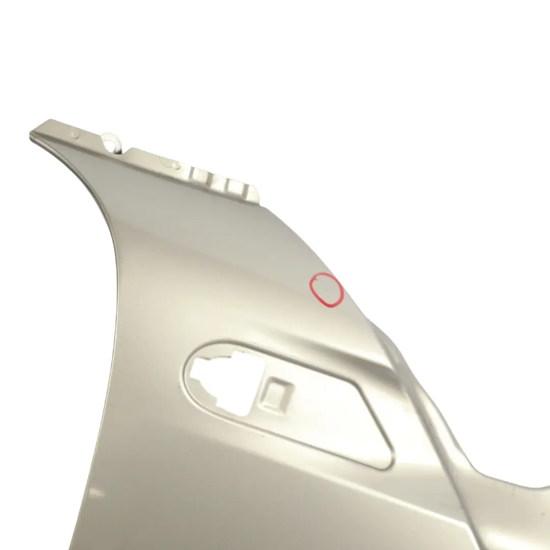 Błotnik prawy Sparkling Silver do MINI Cooper R56 R57 o numerze 2754726 MINI Cooper R56 R57 Błotnik prawy Sparkling Silver - SKU 2754726-SS - Numer Części 2754726