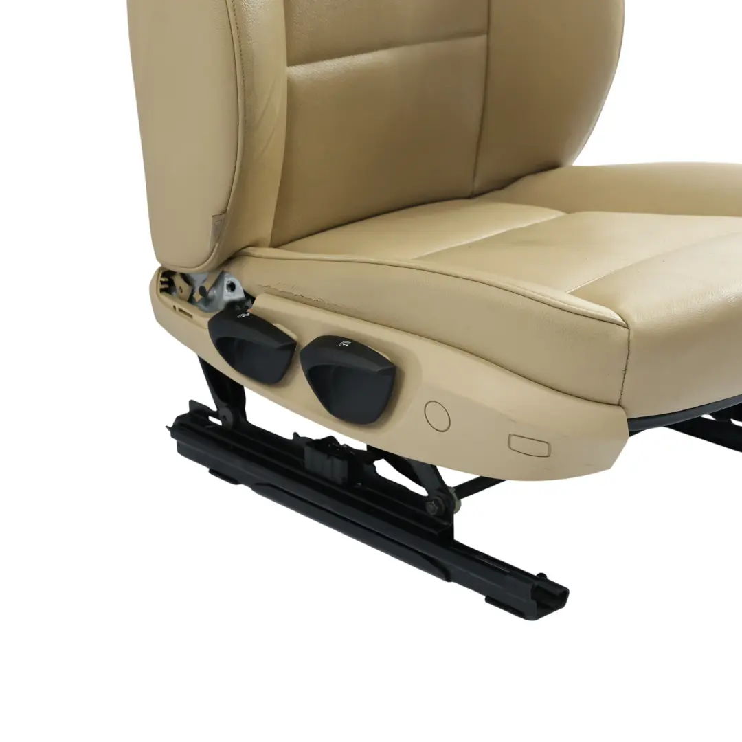 Siège Avant Droit Intérieur Cuir Nevada Beige LUB4 pour BMW X1 E84 à propos du numéro de pièce 2992622 BMW X1 E84 Siège Avant Droit Intérieur Cuir Nevada Beige LUB4 - SKU 2992622-2 - Numéro de pièce 2992622