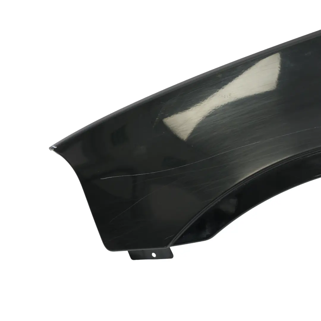 Błotnik Lewy Przód Black Sapphire Czarny Metalik - 475 do BMW X3 E83 o numerze 3405921 BMW X3 E83 Błotnik Lewy Przód Black Sapphire Czarny Metalik - 475 - SKU 3405921-BS - Numer Części 3405921