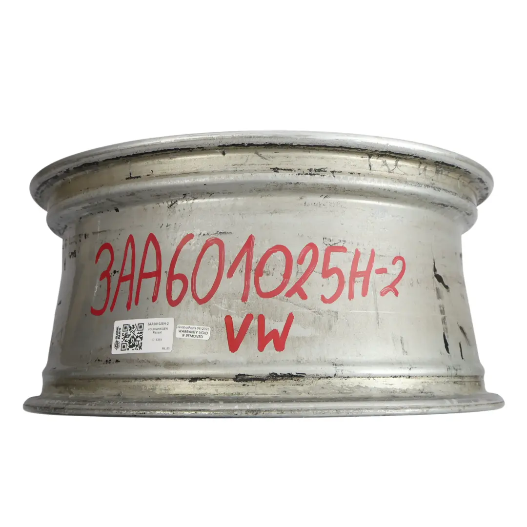 Silberne Leichtmetallfelge 18" 8J ET44 für VW Volkswagen Passat B7 mit Teilenummer 3AA601025H VW Volkswagen Passat B7 Silberne Leichtmetallfelge 18" 8J ET44 - SKU 3AA601025H-2 - Teilenummer 3AA601025H