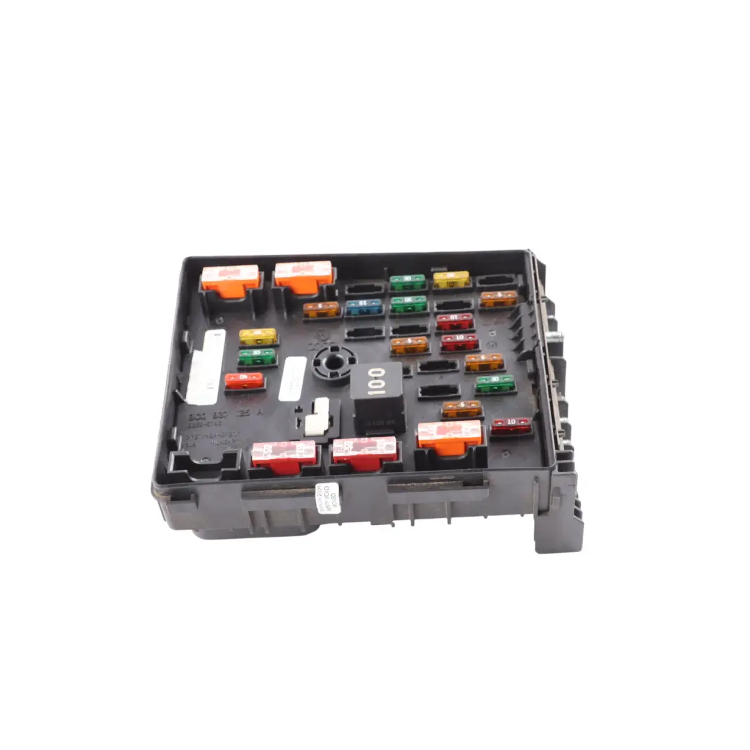 Terminale Scatola Relè Fusibili Vano Motore per VW Volkswagen Tiguan 5N Passat B7 con numero di parte 3C0937125A VW Volkswagen Tiguan 5N Passat B7 Terminale Scatola Relè Fusibili Vano Motore - SKU 3C0937125A-1 - Numero di parte 3C0937125A
