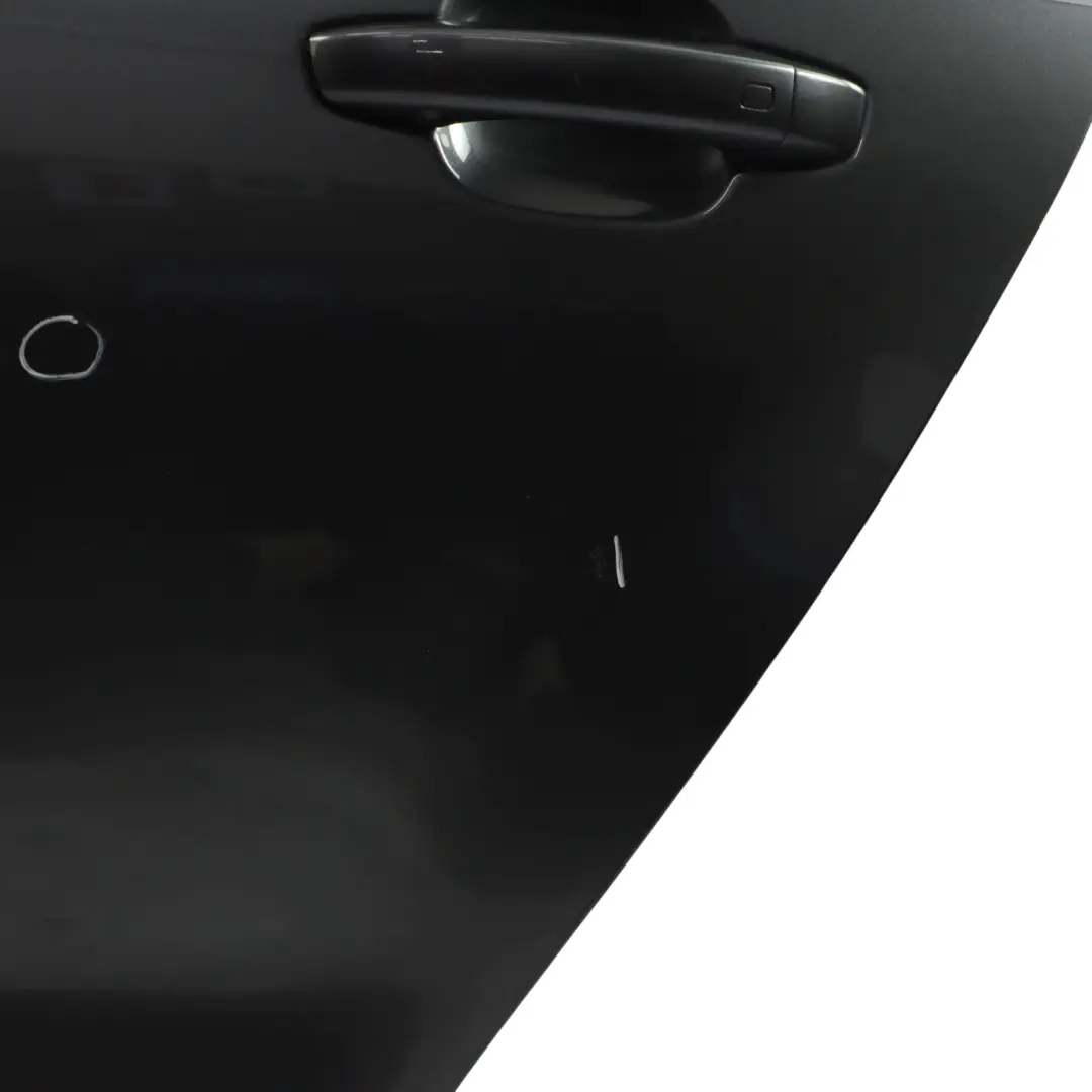 Porta Posteriore Sinistra Daytona Grey Pearl Effect - Z7S per Audi A7 S7 4G con numero di parte 4G8833051A Audi A7 S7 4G Porta Posteriore Sinistra Daytona Grey Pearl Effect - Z7S - SKU 4G8833051A-DGR - Numero di parte 4G8833051A