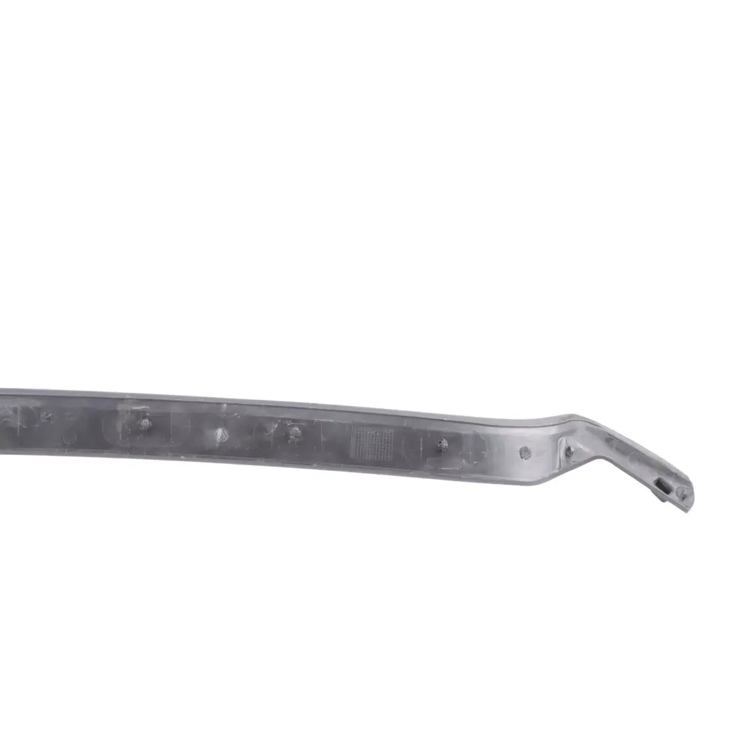 Seal Engine Bonnet Hood Gasket Front to Audi A8 D4 with Part number 4H0823739C Audi A8 D4 Seal Engine Bonnet Hood Gasket Front - SKU 4H0823739C - Part number 4H0823739C