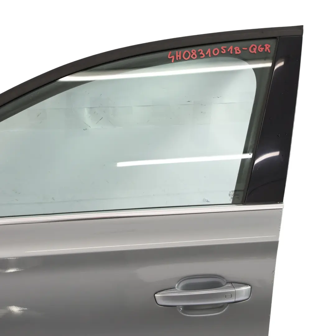 Puerta Delantera Izquierda Panel Revestimiento Quartz Grey - Y7G para Audi A8 D4 con número de pieza 4H0831051B Audi A8 D4 Puerta Delantera Izquierda Panel Revestimiento Quartz Grey - Y7G - SKU 4H0831051B-QGR - Número de pieza 4H0831051B