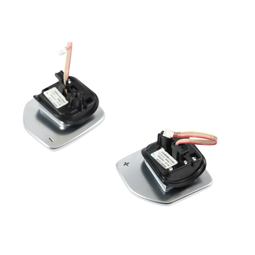 Set Di Cambio Al Volante Alluminio Palette Plus/Minus X2 per Audi A8 D4 con numero di parte 4H0951523F Audi A8 D4 Set Di Cambio Al Volante Alluminio Palette Plus/Minus X2 - SKU 4H0951523F - Numero di parte 4H0951523F