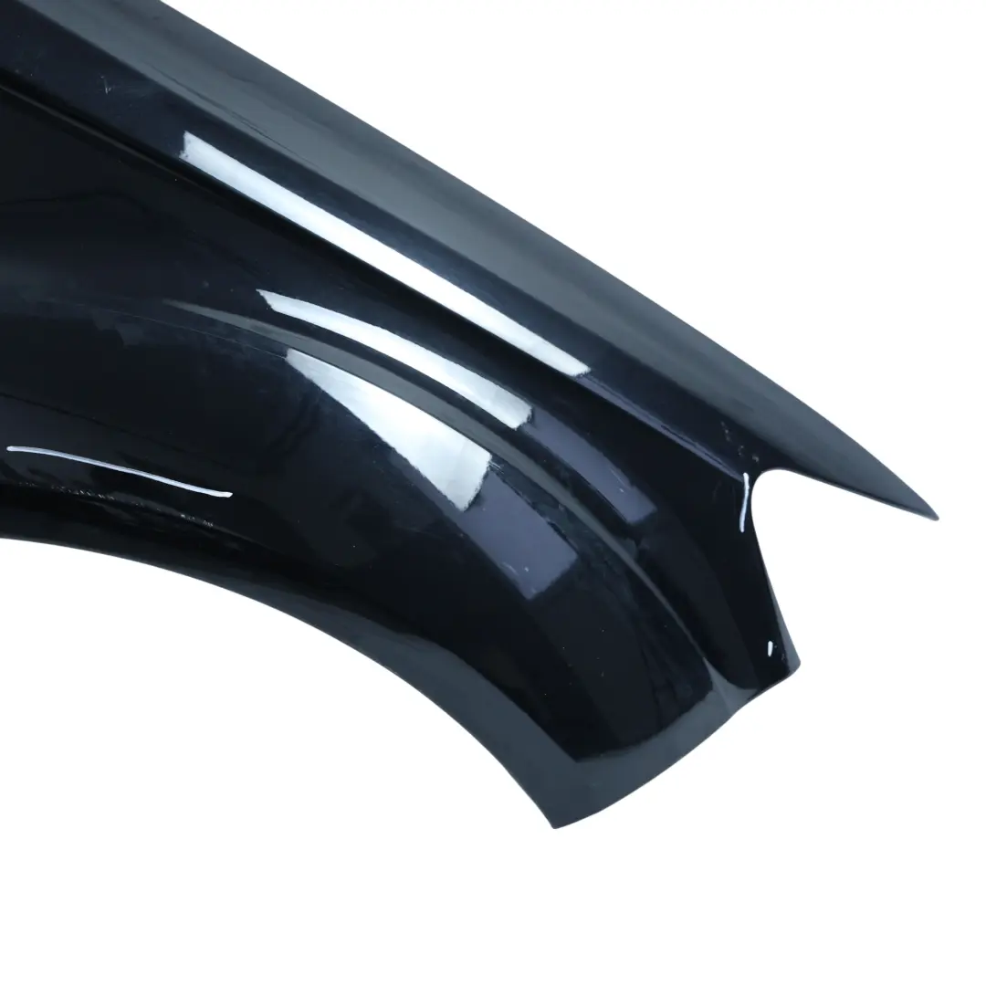 Pannello Laterale Anteriore Destro Parafango Orca Black Metallic C9X per Audi Q7 4L con numero di parte 4L0821102 Audi Q7 4L Pannello Laterale Anteriore Destro Parafango Orca Black Metallic C9X - SKU 4L0821102-ORB - Numero di parte 4L0821102