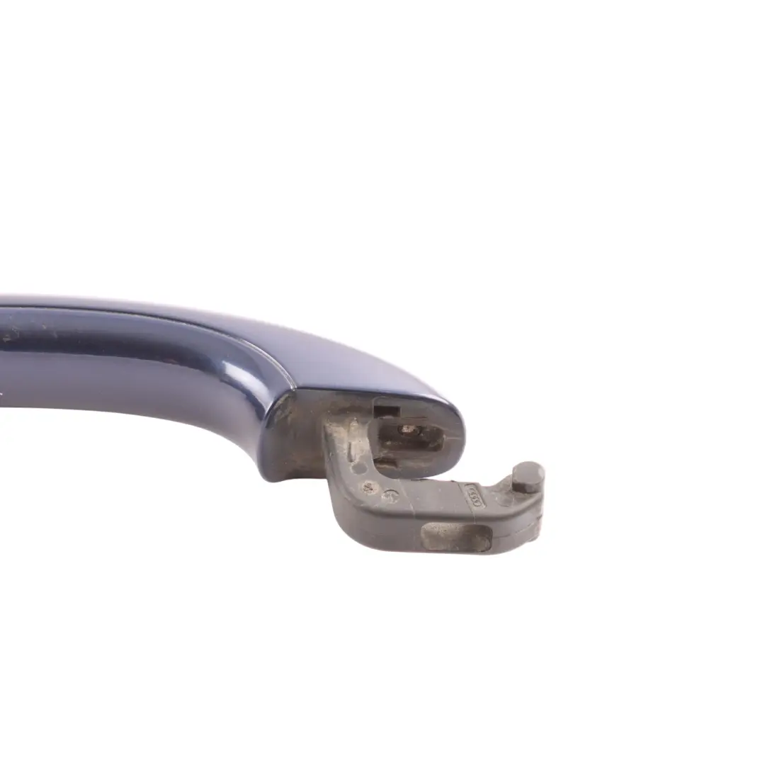 Maniglia Posteriore Lato Passeggero Blu Mugello Effetto Perla Z5E per Audi Q7 4L con numero di parte 4L0837205 Audi Q7 4L Maniglia Posteriore Lato Passeggero Blu Mugello Effetto Perla Z5E - SKU 4L0837205-MUB - Numero di parte 4L0837205