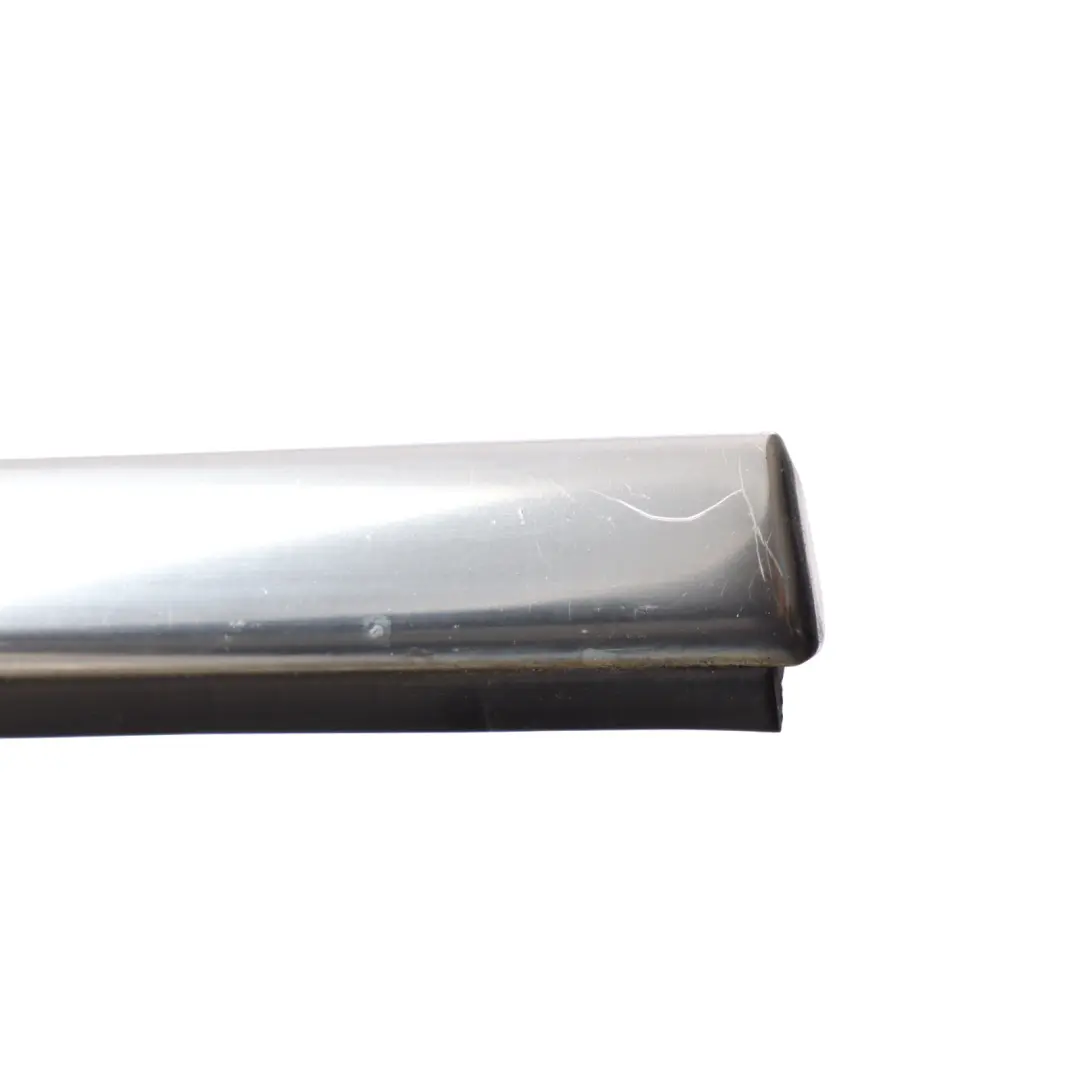 Finestra Anteriore Porta Weatherstrip Moulding Destra per Audi Q7 4L con numero di parte 4L0853284A Audi Q7 4L Finestra Anteriore Porta Weatherstrip Moulding Destra - SKU 4L0853284A - Numero di parte 4L0853284A