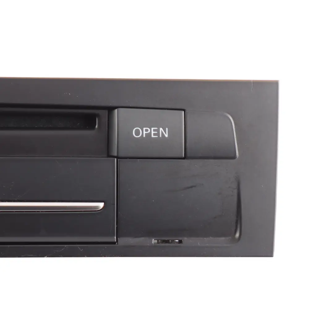 Harman Becker Head Unit Radio Player Sat Navigation Module to Audi Q7 4L with Part number 4L2035670L Audi Q7 4L Harman Becker Head Unit Radio Player Sat Navigation Module - SKU 4L2035670L - Part number 4L2035670L