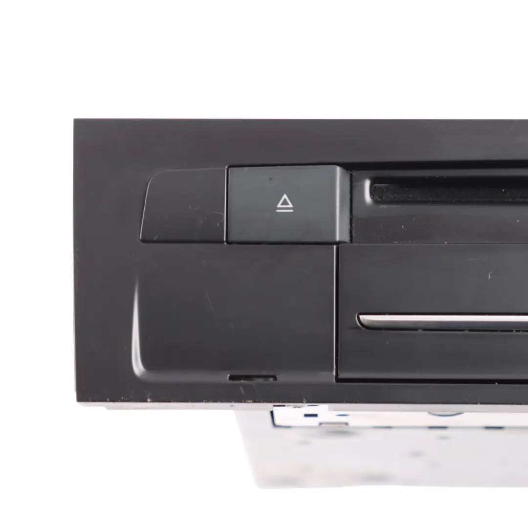 Harman Becker Head Unit Radio Player Sat Navigation Module to Audi Q7 4L with Part number 4L2035670L Audi Q7 4L Harman Becker Head Unit Radio Player Sat Navigation Module - SKU 4L2035670L - Part number 4L2035670L