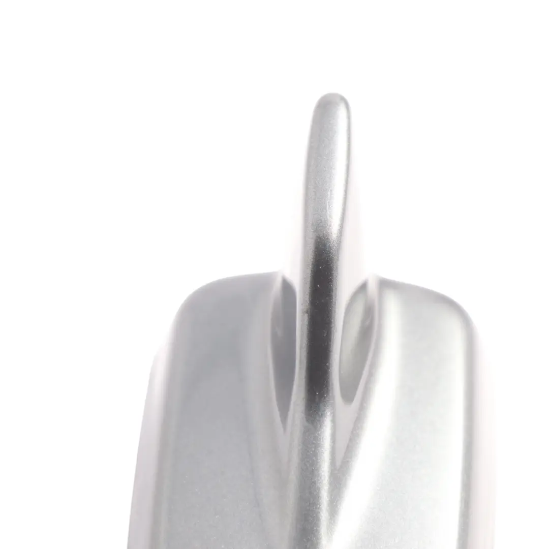 Antenne Aileron De Requin Gris Daytona Nacré Z7S pour Audi A4 B9 à propos du numéro de pièce 4M0035503E Audi A4 B9 Antenne Aileron De Requin Gris Daytona Nacré Z7S - SKU 4M0035503E-DGR - Numéro de pièce 4M0035503E