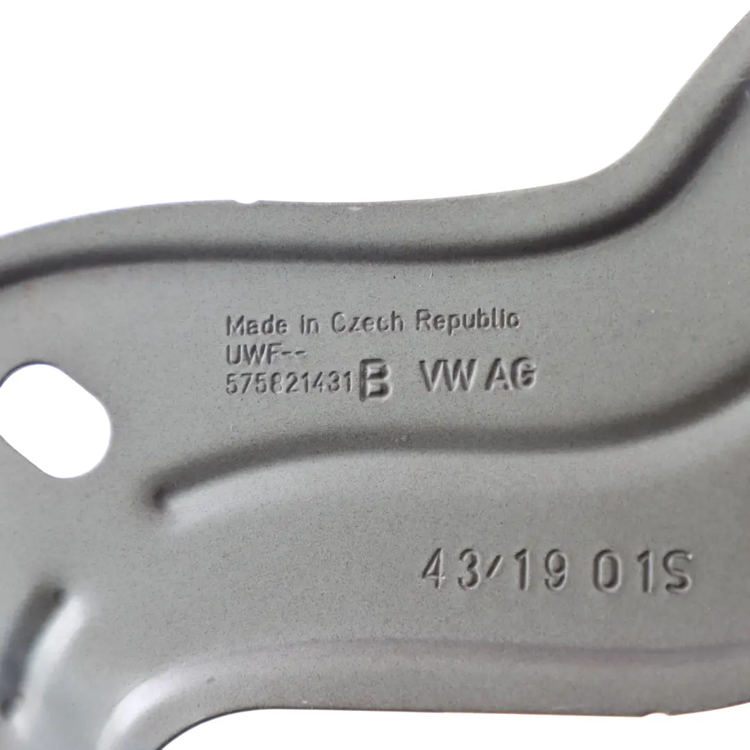 Side Wing Fener Bracket Mount Holder Front Left N/S to Seat Ateca KH7 with Part number 575821431B Seat Ateca KH7 Side Wing Fener Bracket Mount Holder Front Left N/S - SKU 575821431B - Part number 575821431B