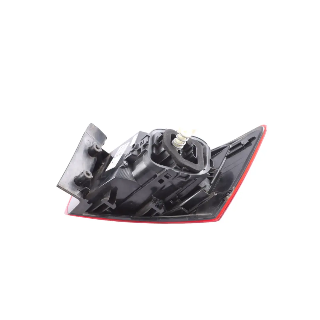 Mk1 Rear Lamp LED Boot Lid Tailgate Light Outer Left N/S 575945307E to Seat Ateca with Part number 575945207D Seat Ateca Mk1 Rear Lamp LED Boot Lid Tailgate Light Outer Left N/S 575945307E - SKU 575945207D - Part number 575945207D