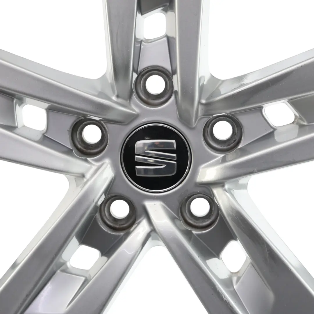 Mk3 5F Silver Wheel Alloy Rim 17" 7J ET:49 Star Spoke to Seat Leon with Part number 5F0601025T Seat Leon Mk3 5F Silver Wheel Alloy Rim 17" 7J ET:49 Star Spoke - SKU 5F0601025T-3 - Part number 5F0601025T
