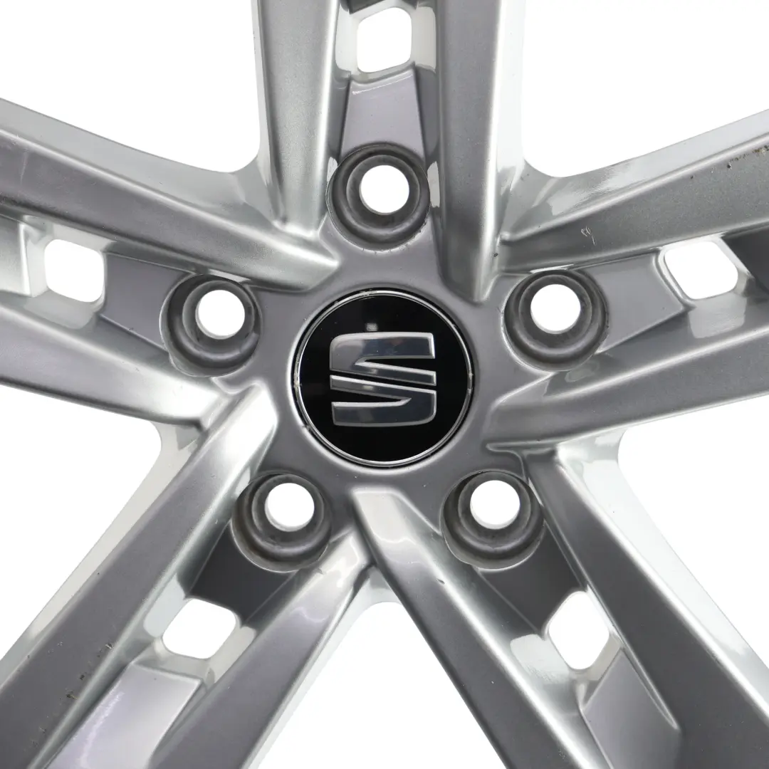Mk3 5F Silver Wheel Alloy Rim 17" 7J ET:49 Star Spoke to Seat Leon with Part number 5F0601025T Seat Leon Mk3 5F Silver Wheel Alloy Rim 17" 7J ET:49 Star Spoke - SKU 5F0601025T-4 - Part number 5F0601025T