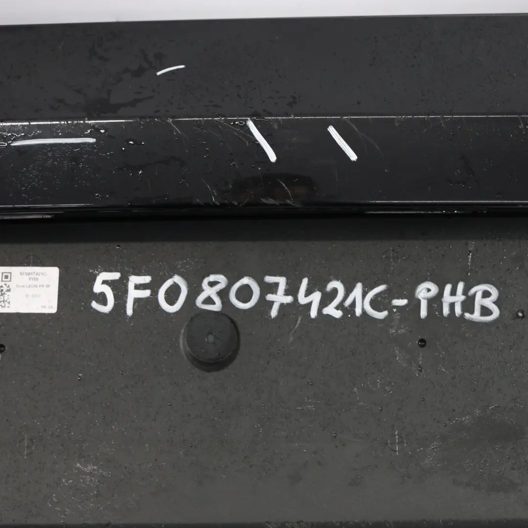 Mk3 Rear Bumper Panel Cover Trim Phantom Black - Z9Y to Seat Leon with Part number 5F0807421C Seat Leon Mk3 Rear Bumper Panel Cover Trim Phantom Black - Z9Y - SKU 5F0807421C-PHB - Part number 5F0807421C