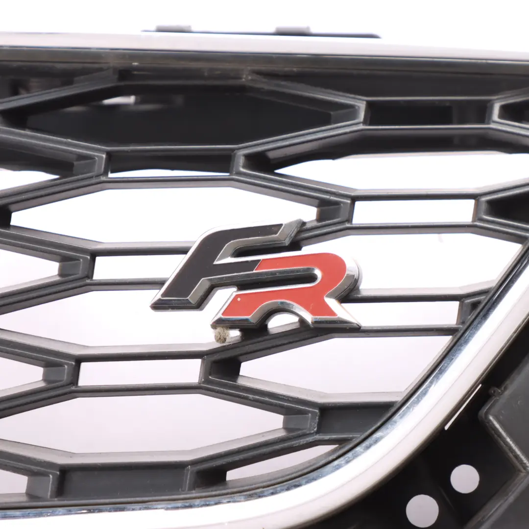 Mk3 5F FR Front Bumper Grille Emblem Logo 5F0853654G to Seat Leon with Part number 5F0853654D Seat Leon Mk3 5F FR Front Bumper Grille Emblem Logo 5F0853654G - SKU 5F0853654D - Part number 5F0853654D