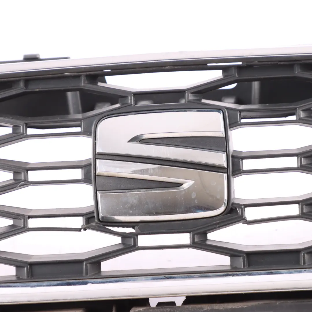 Mk3 5F FR Front Bumper Grille Emblem Logo 5F0853654G to Seat Leon with Part number 5F0853654D Seat Leon Mk3 5F FR Front Bumper Grille Emblem Logo 5F0853654G - SKU 5F0853654D - Part number 5F0853654D