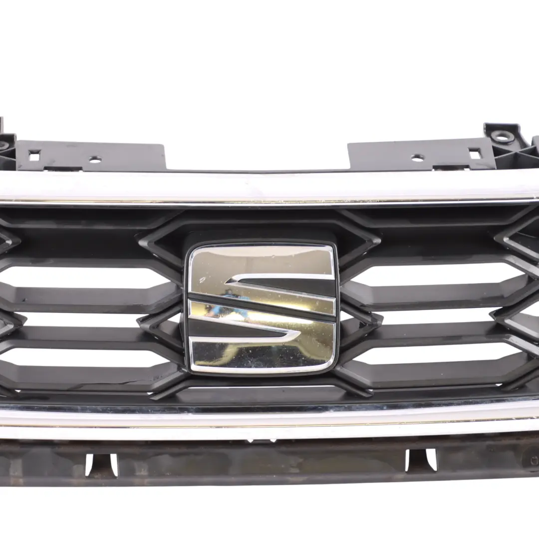Seat Leon Mk3 5F FR Front Bumper Grille Emblem Logo - SKU 5F0853654J - Part number 5F0853654J