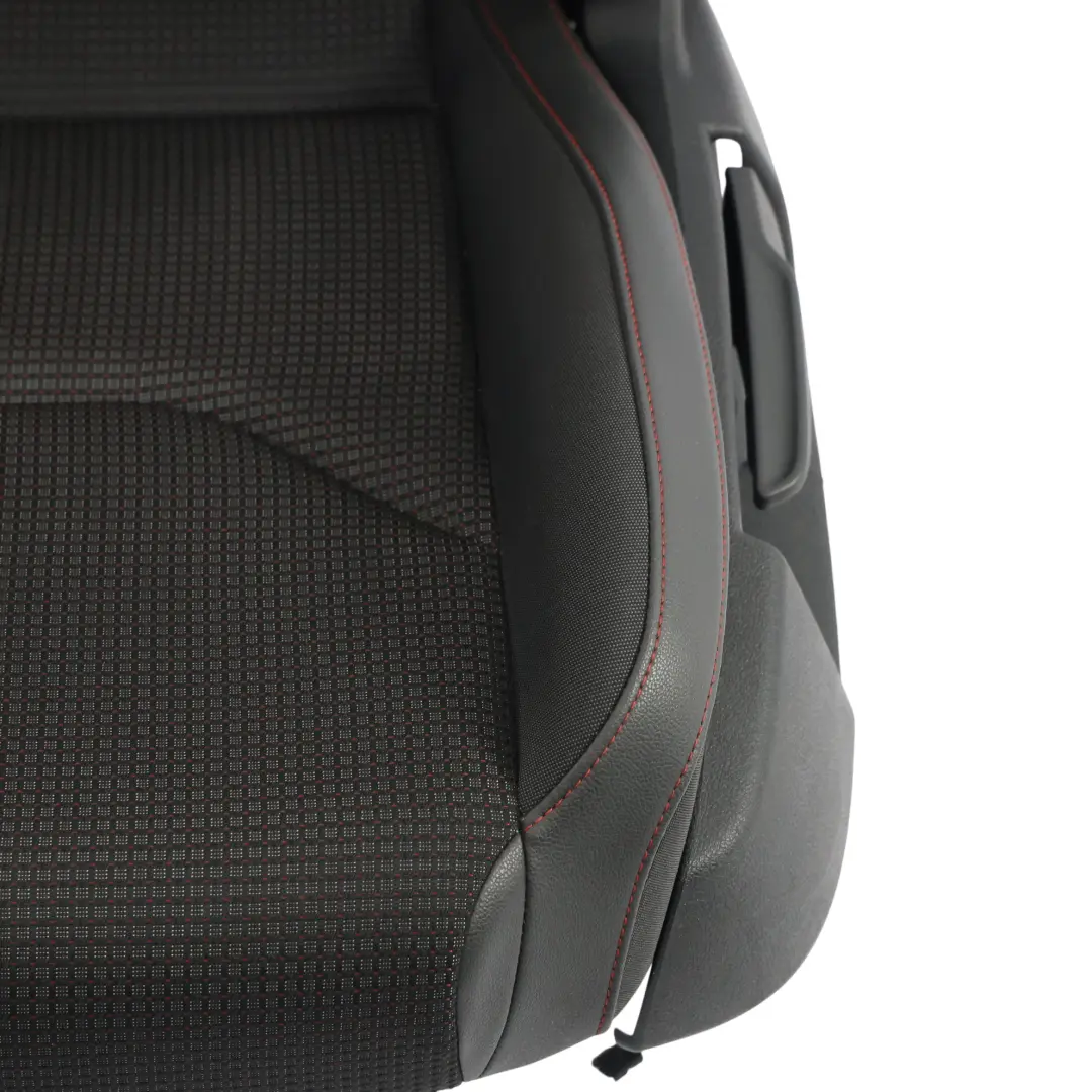 Mk3 5F Siège Avant Gauche Cuir Tissu Tissu Noir Surpiqûres Rouges pour Seat Leon à propos du numéro de pièce 5F0881805HL Seat Leon Mk3 5F Siège Avant Gauche Cuir Tissu Tissu Noir Surpiqûres Rouges - SKU 5F0881805HL-1 - Numéro de pièce 5F0881805HL