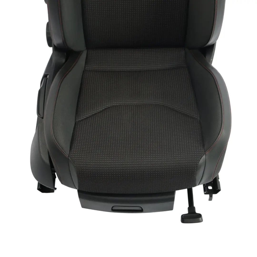 Mk3 5F Sedile Anteriore Destro Pelle Tessuto Panno Nero Cuciture Rosse per Seat Leon con numero di parte 5F0881806HL Seat Leon Mk3 5F Sedile Anteriore Destro Pelle Tessuto Panno Nero Cuciture Rosse - SKU 5F0881806HL-1 - Numero di parte 5F0881806HL