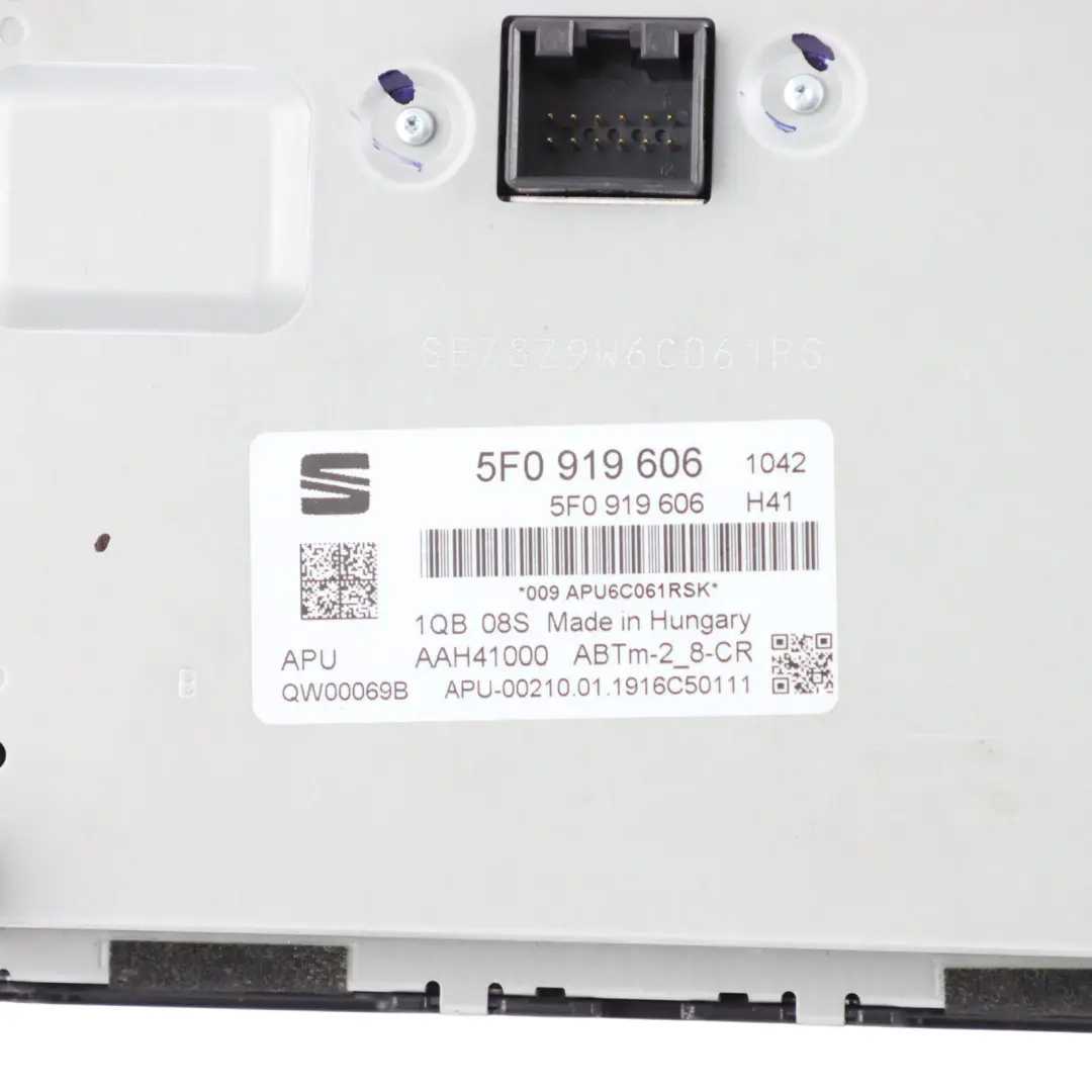 5F Dashboard Multimedia DIsplay Sat Nav Screen to Seat Leon FR with Part number 5F0919606 Seat Leon FR 5F Dashboard Multimedia DIsplay Sat Nav Screen - SKU 5F0919606 - Part number 5F0919606