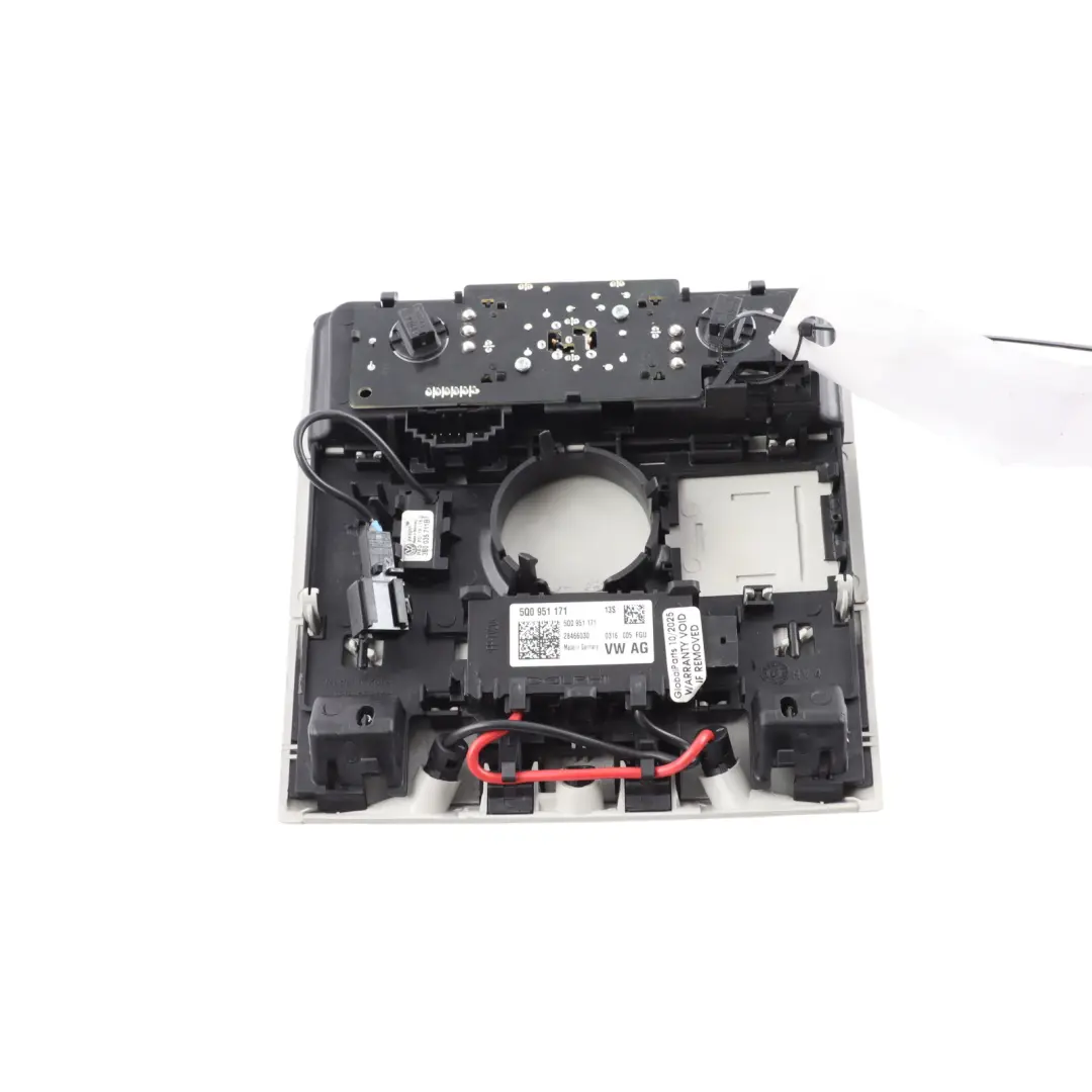 Seat Leon Mk3 5F Luce Di Cortesia Interna Del Tetto Di Lettura - SKU 5F0947105L - Numero di parte 5F0947105L