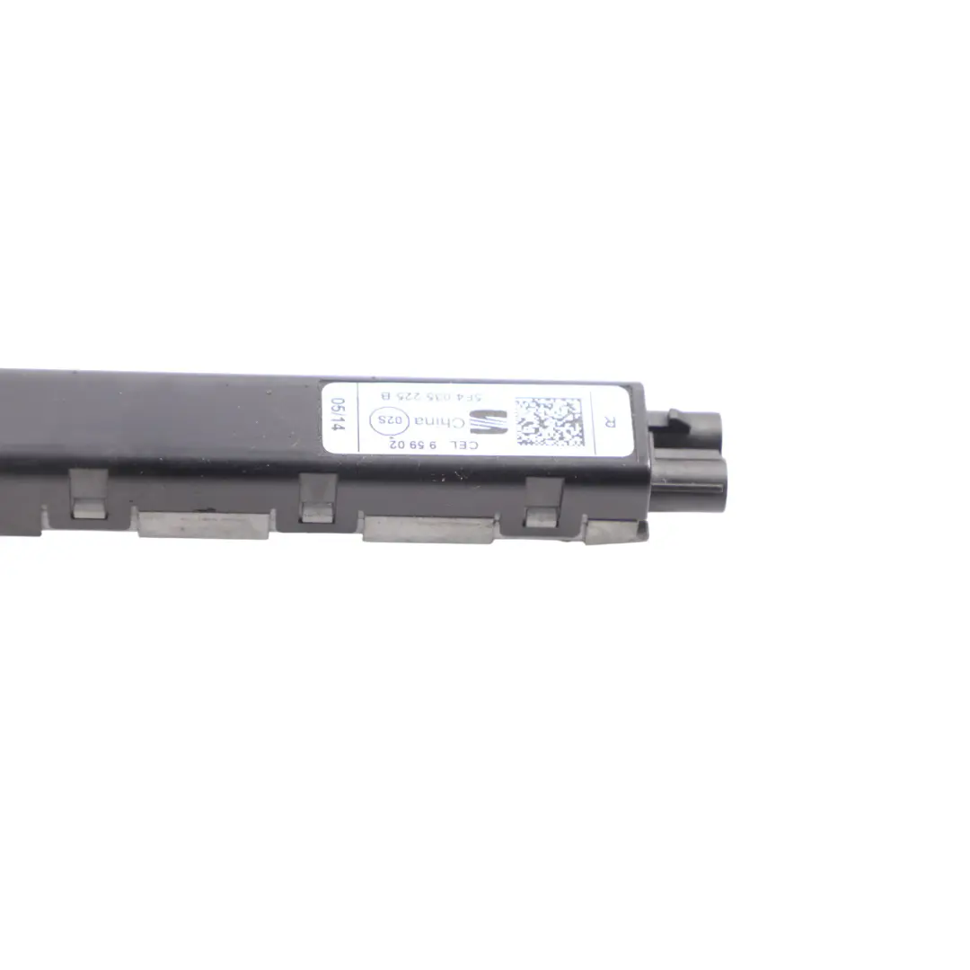 Seat Leon MK3 Module Amplificateur D'Antenne FM Droit - SKU 5F4035225B - Numéro de pièce 5F4035225B
