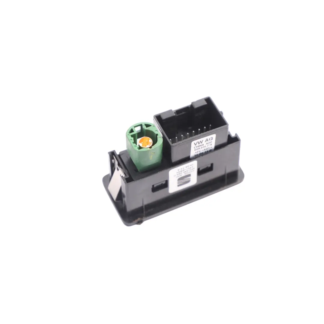 Mk3 5F Media In Port Socket Connection Adapter to Seat Leon with Part number 5G0035222C Seat Leon Mk3 5F Media In Port Socket Connection Adapter - SKU 5G0035222C - Part number 5G0035222C