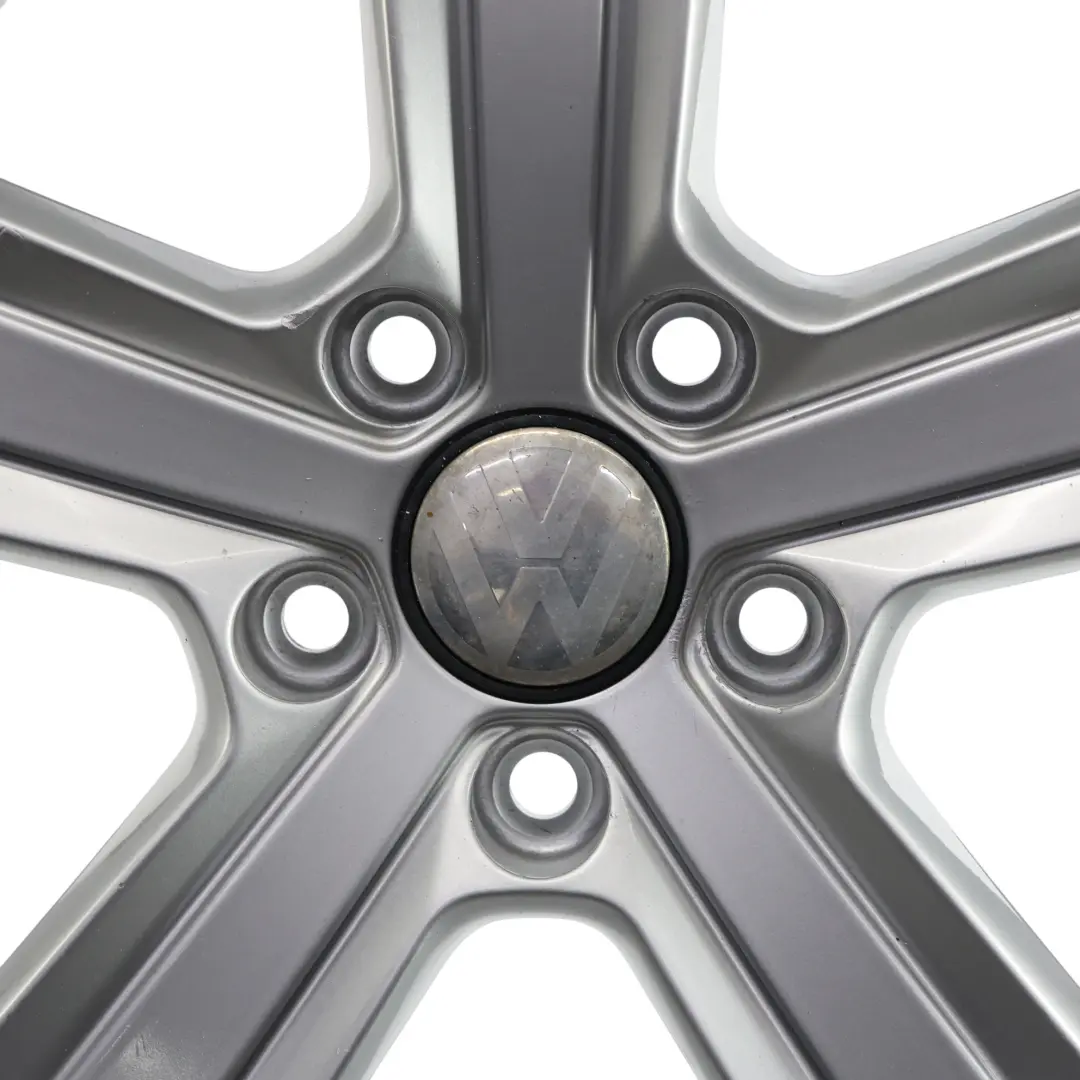 Leicht Metall Felge Silber 16" 6.5J ET:46 für Volkswagen Golf Mk7 mit Teilenummer 5G0601025BN Volkswagen Golf Mk7 Leicht Metall Felge Silber 16" 6.5J ET:46 - SKU 5G0601025BN-2 - Teilenummer 5G0601025BN
