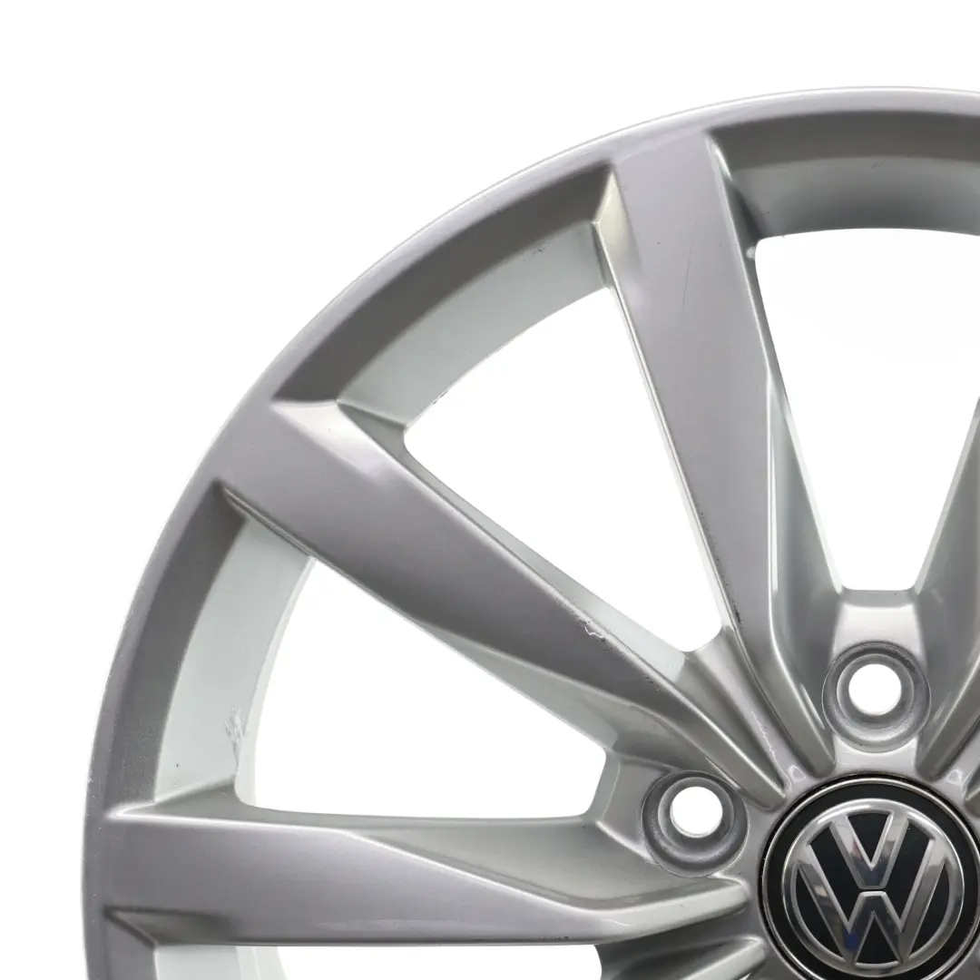 Srebrna Felga Aluminiowa 17" 7J ET49 5G0601025CH do Volkswagen Golf Mk7 o numerze 5G0601025CH-1 Volkswagen Golf Mk7 Srebrna Felga Aluminiowa 17" 7J ET49 5G0601025CH - SKU 5G0601025CH-1 - Numer Części 5G0601025CH-1