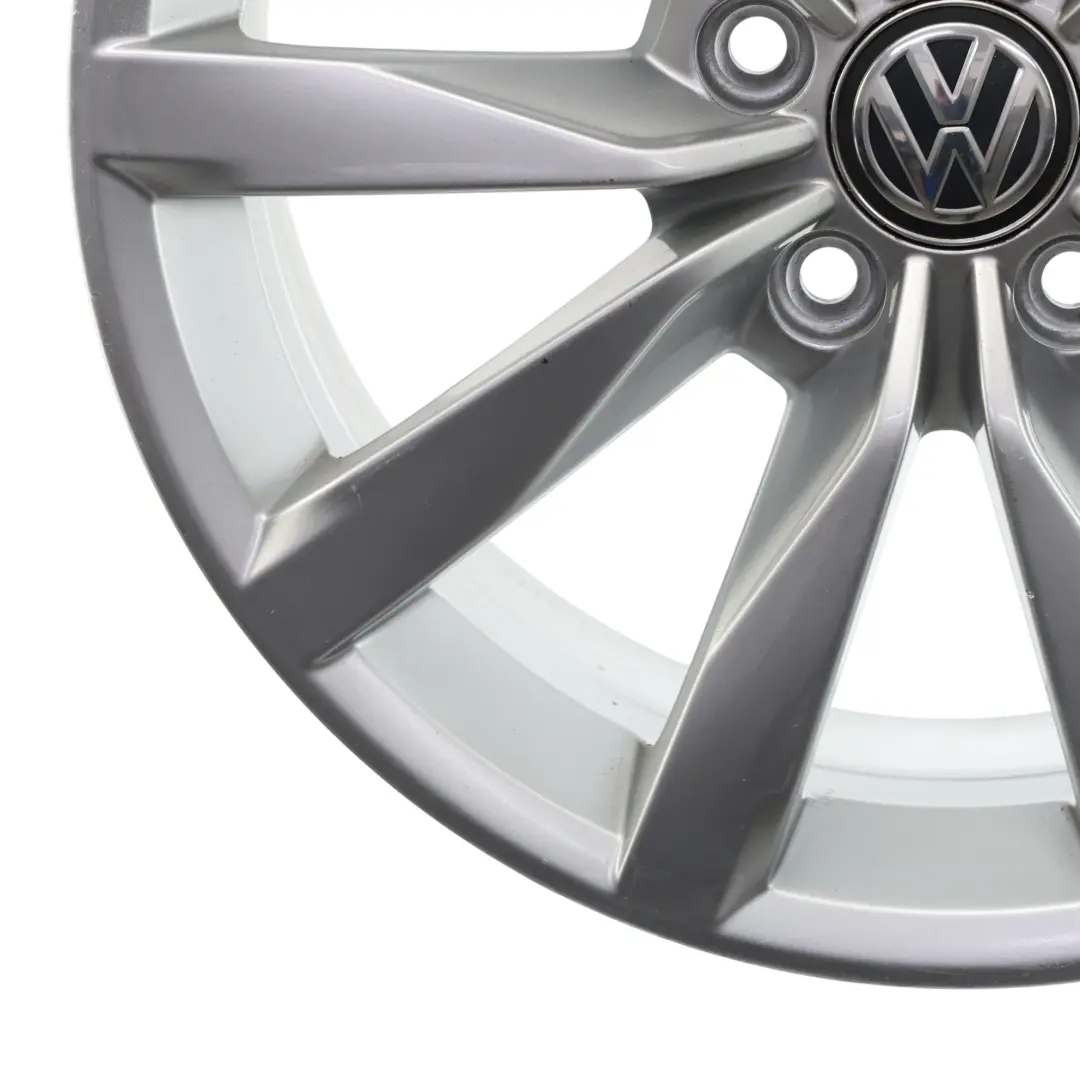 Srebrna Felga Aluminiowa 17" 7J ET49 5G0601025CH do Volkswagen Golf Mk7 o numerze 5G0601025CH-1 Volkswagen Golf Mk7 Srebrna Felga Aluminiowa 17" 7J ET49 5G0601025CH - SKU 5G0601025CH-1 - Numer Części 5G0601025CH-1