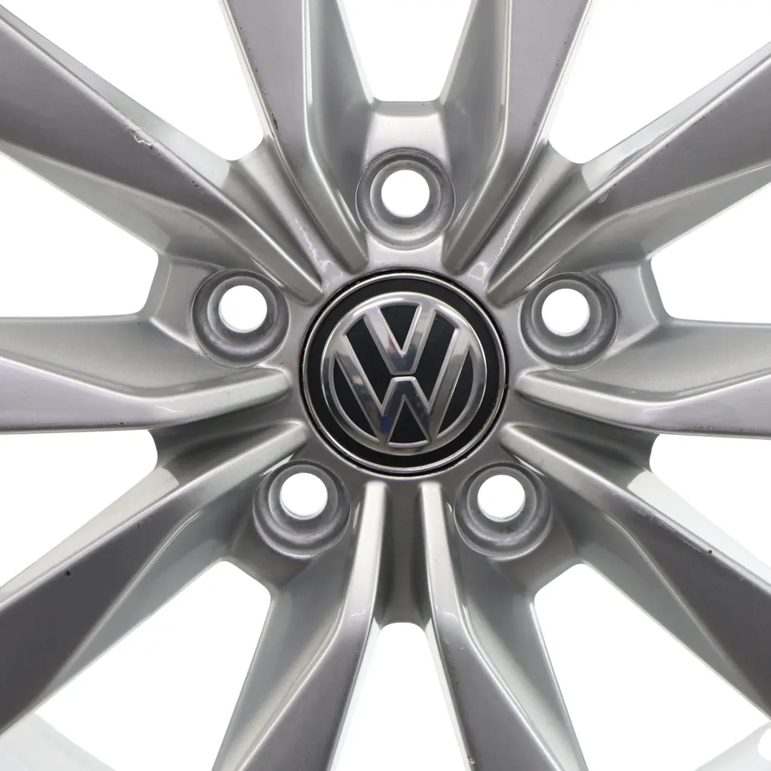 Llanta de aleación Volkswagen Golf Mk7 Plata 17" 7J ET49 5G0601025CH para con número de pieza 5G0601025CH-1 Llanta de aleación Volkswagen Golf Mk7 Plata 17" 7J ET49 5G0601025CH - SKU 5G0601025CH-1 - Número de pieza 5G0601025CH-1