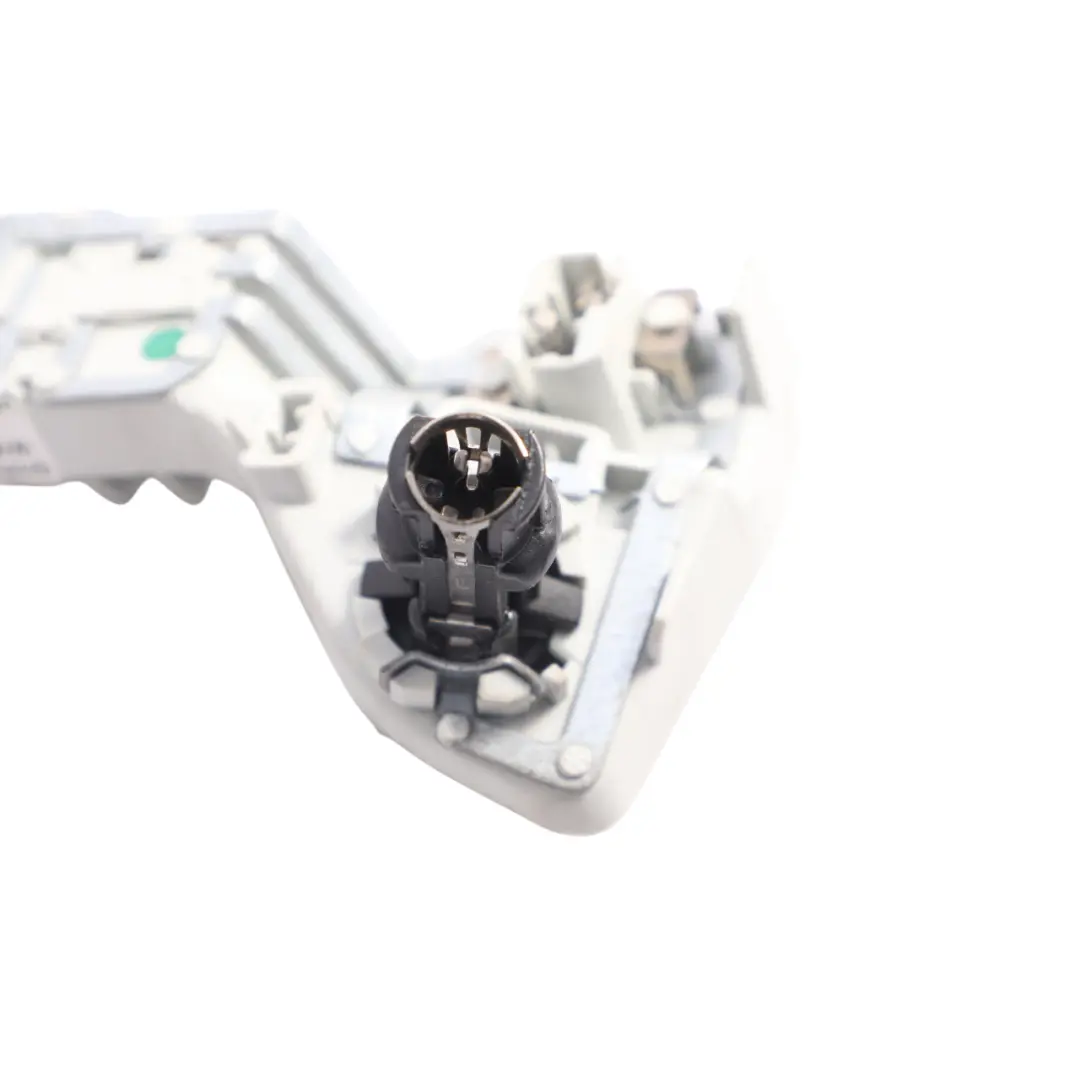 Portabombillas Lámpara Trasera Interior Derecho para Volkswagen Golf MK7 con número de pieza 5G0945260A Volkswagen Golf MK7 Portabombillas Lámpara Trasera Interior Derecho - SKU 5G0945260A - Número de pieza 5G0945260A