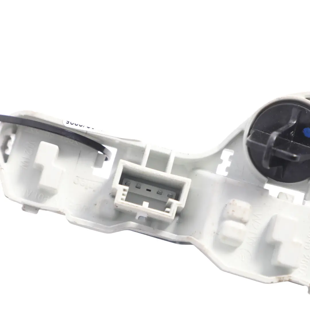 Portabombillas Lámpara Trasera Interior Derecho para Volkswagen Golf MK7 con número de pieza 5G0945260A Volkswagen Golf MK7 Portabombillas Lámpara Trasera Interior Derecho - SKU 5G0945260A - Número de pieza 5G0945260A