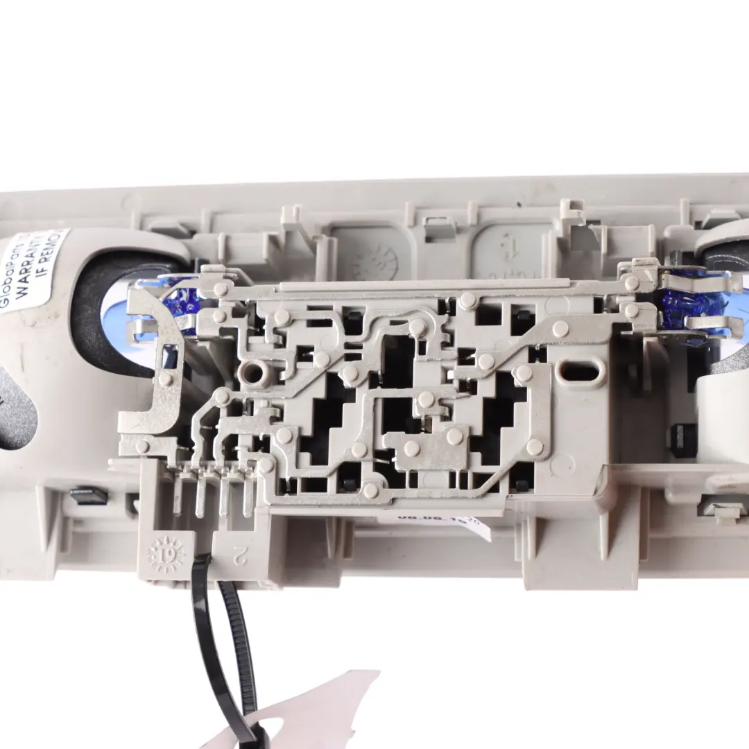 Lampe De Lecture Intérieure Toit Arrière pour Volkswagen VW Golf Sportsvan à propos du numéro de pièce 5G0947291J Volkswagen VW Golf Sportsvan Lampe De Lecture Intérieure Toit Arrière - SKU 5G0947291J - Numéro de pièce 5G0947291J