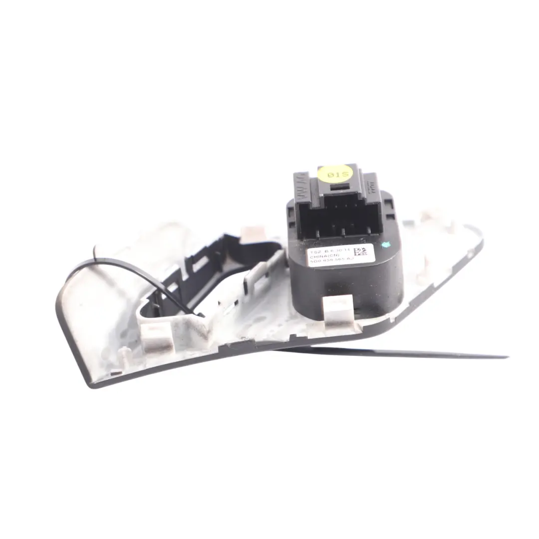 Exterior Wing Mirror Adjuster Control Switch to VW Volkswagen Golf Mk7 with Part number 5G0959565AJ VW Volkswagen Golf Mk7 Exterior Wing Mirror Adjuster Control Switch - SKU RHD-5G0959565AJ - Part number 5G0959565AJ