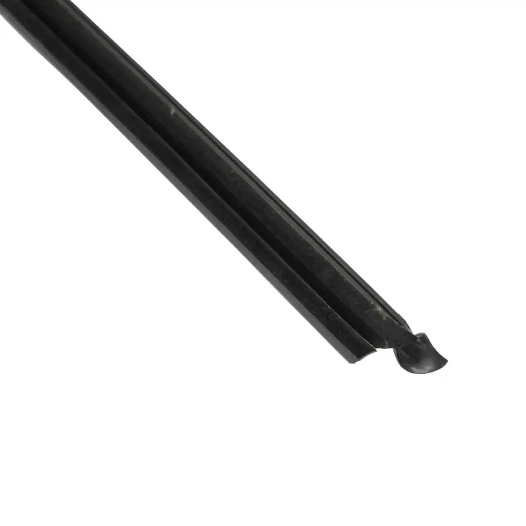VW Golf Mk7 Joint D'Étanchéité Intérieur De Vitre De Porte Gauche 5G3837479A - SKU 5G3837479B - Numéro de pièce 5G3837479B