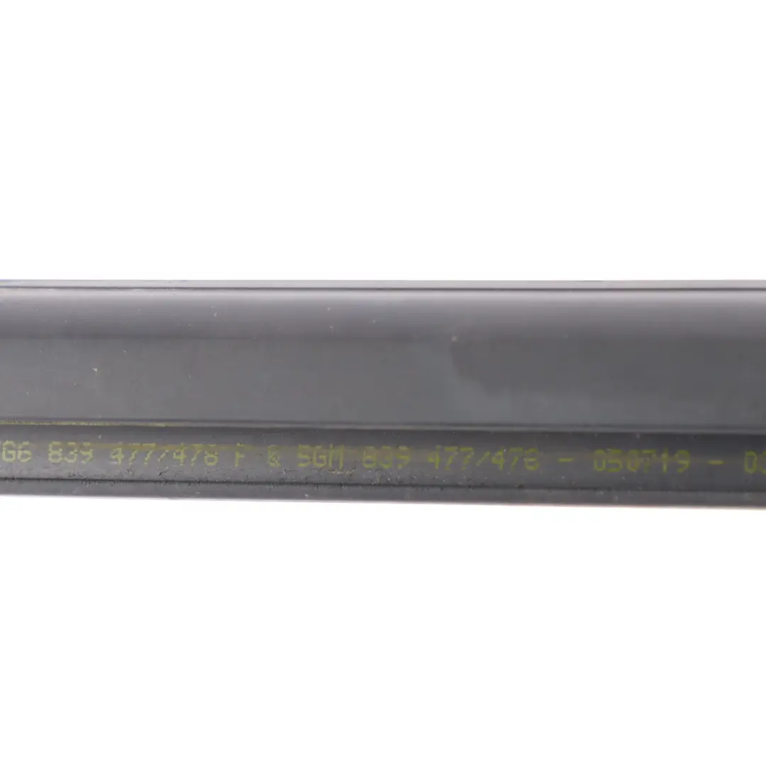 5G Striscia Apertura Finestrino Posteriore Destra per Volkswagen Golf con numero di parte 5G6839478F Volkswagen Golf 5G Striscia Apertura Finestrino Posteriore Destra - SKU 5G6839478F - Numero di parte 5G6839478F